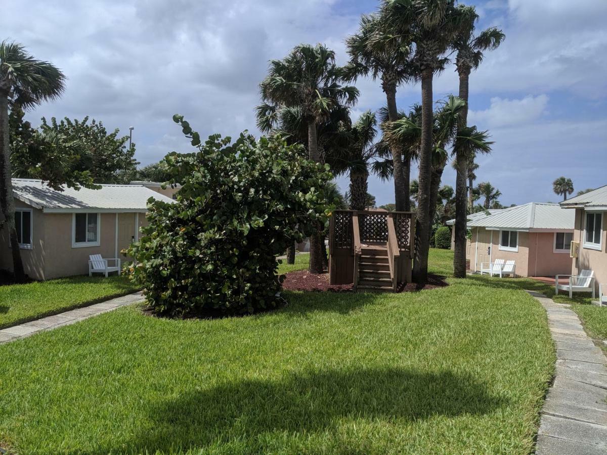Shoreline Suites & Cabana Cottages - Beachfront Daytona Beach Exterior photo